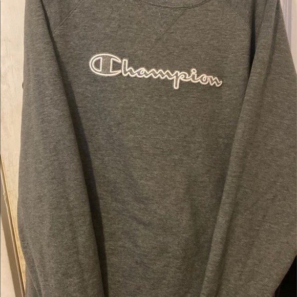 Plus size women's 2Xl grey Champion sweater - Picture 2 of 4